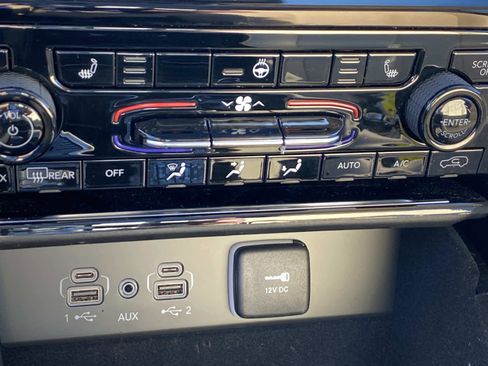 Used 2022 Jeep Grand Cherokee Limited image 16