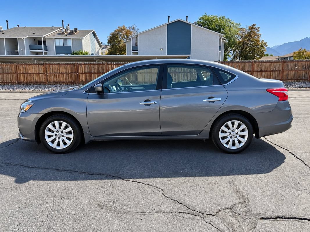 Used 2016 Nissan Sentra S FWD image 2
