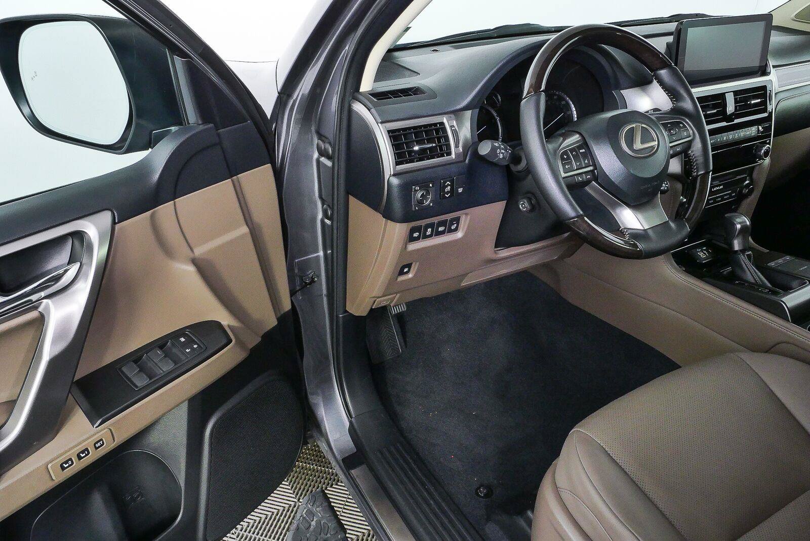 Used 2022 Lexus GX 460 Premium w/ Premium Package AWD/4WD image 7