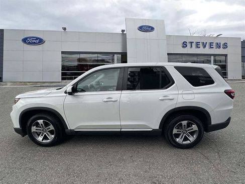 Used 2024 Honda Pilot EX-L image 3