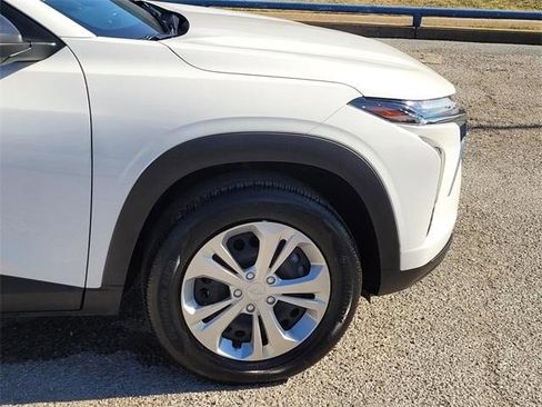 Certified 2025 Chevrolet Trax LS image 8