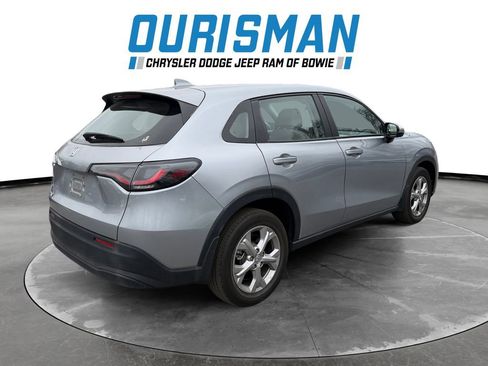 Used 2023 Honda HR-V LX image 6