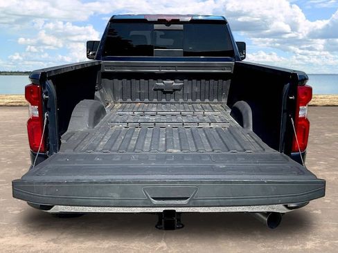 Used 2023 Chevrolet Silverado 3500 LTZ AWD/4WD image 9