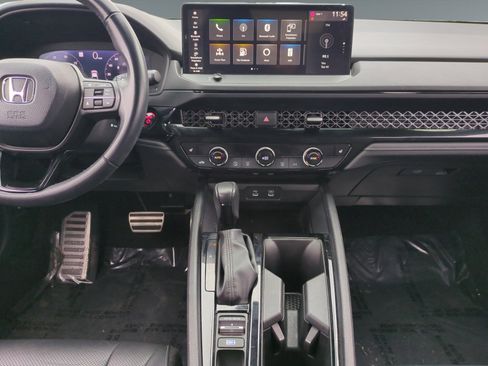 Used 2024 Honda Accord Sport image 11