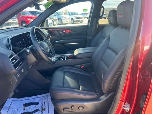 Used 2025 Chevrolet Traverse Z71 w/ Driver Confidence Package image 12