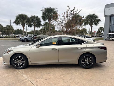Used 2024 Lexus ES 350 w/ Premium Package image 6