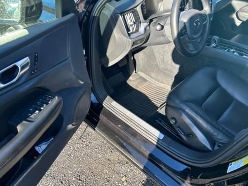 Used 2023 Volvo S60 B5 Plus w/ Climate Package image 4
