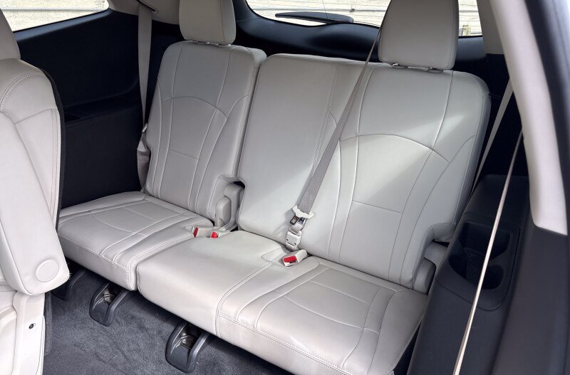 Used 2023 Buick Enclave Essence w/ Experience Buick Package FWD image 9