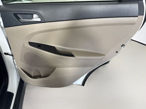 Used 2021 Hyundai Tucson SE image 27