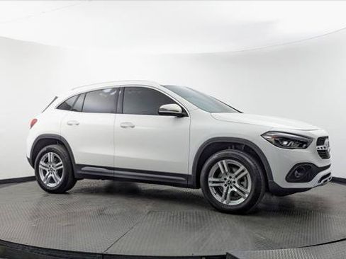 Used 2022 Mercedes-Benz GLA 250 w/ Premium Package image 11