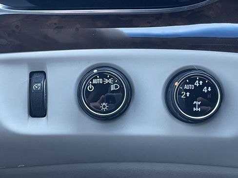 Certified 2016 Cadillac Escalade Premium image 34