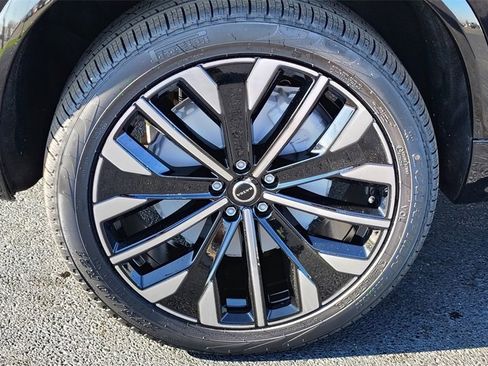 New 2026 Volvo XC90 B6 Plus image 32