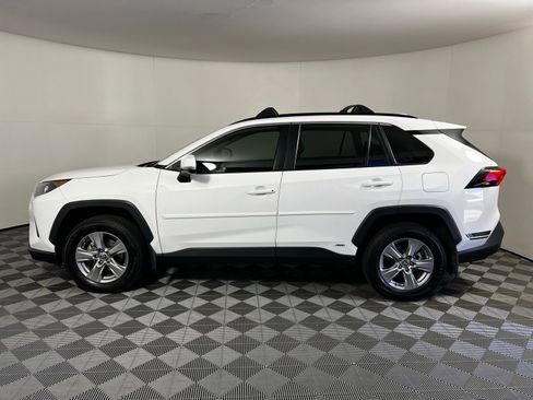 Used 2022 Toyota RAV4 LE image 8