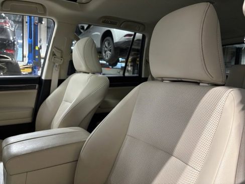 Used 2023 Lexus GX 460 Premium image 24