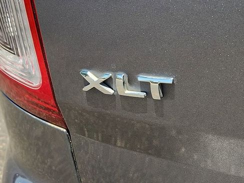 Used 2014 Ford Explorer XLT w/ Equipment Group 202A AWD/4WD image 8