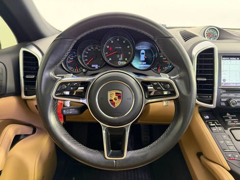 Used 2016 Porsche Cayenne AWD/4WD image 39