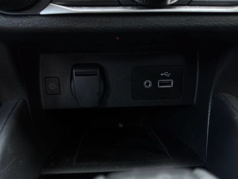 Used 2025 Nissan Versa SV FWD image 23