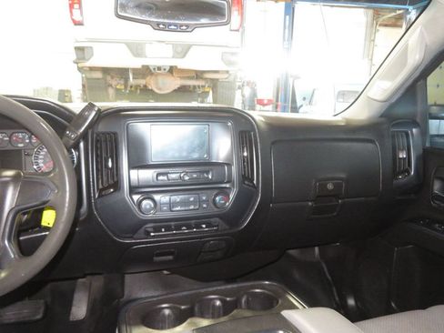Used 2017 GMC Sierra 3500 2WD Crew Cab w/ Sierra Convenience Package image 37