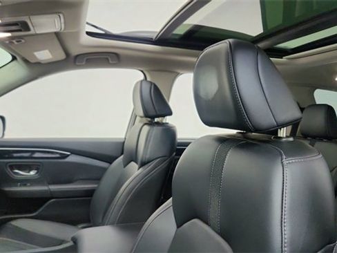 Used 2023 Honda Pilot Touring image 37