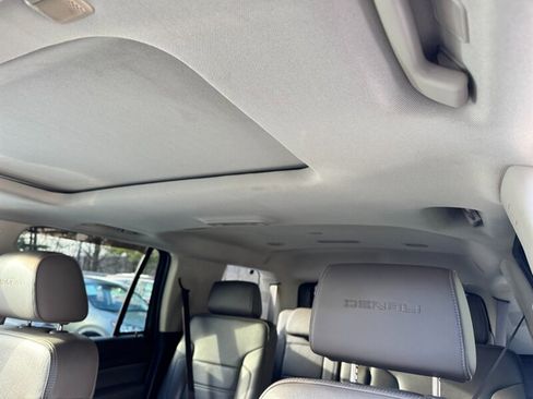 Used 2016 GMC Yukon Denali w/ Enhanced Security Package image 28