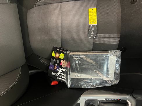 Used 2025 Chevrolet Blazer LT image 50