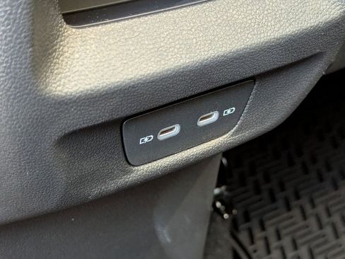 New 2026 Volkswagen Tiguan SE image 25