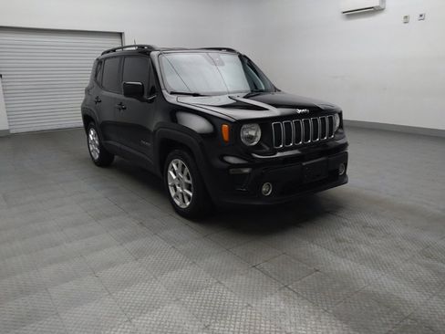 Used 2020 Jeep Renegade Latitude w/ Safety & Security Group II FWD image 13
