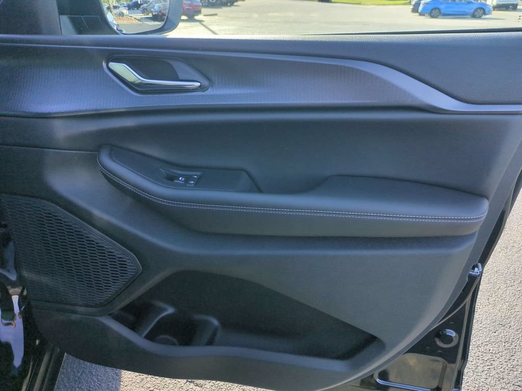 New 2027 Jeep Grand Cherokee Laredo X RWD image 33