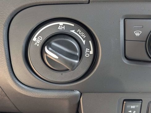 Used 2026 Nissan Frontier PRO-4X AWD/4WD image 23