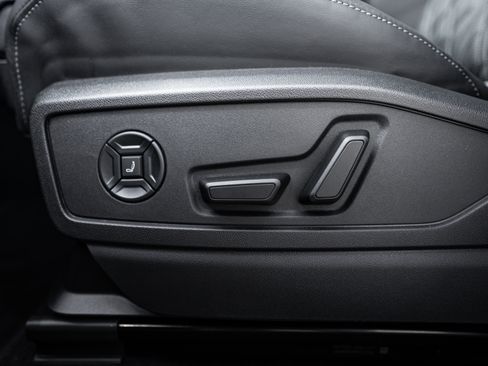 New 2026 Audi SQ5 Prestige image 15