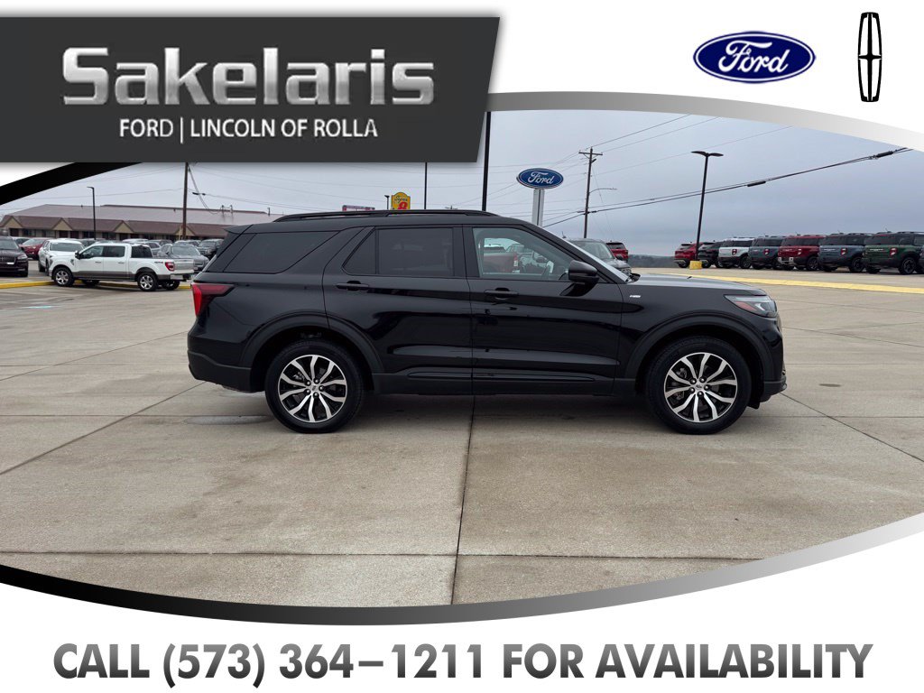 Certified 2025 Ford Explorer ST-Line AWD/4WD image 3