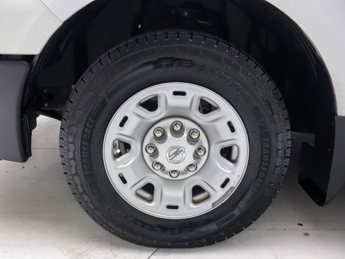 Used 2018 Nissan NV 2500 SV RWD image 25