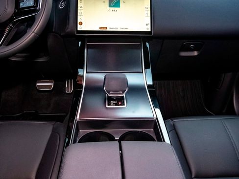 New 2026 Land Rover Range Rover Velar Dynamic SE image 25