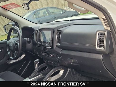 Used 2024 Nissan Frontier SV w/ SV Convenience Package RWD image 32