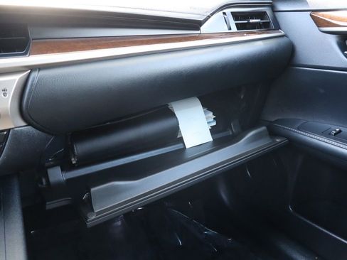 Used 2015 Lexus ES 350 w/ Luxury Package image 38