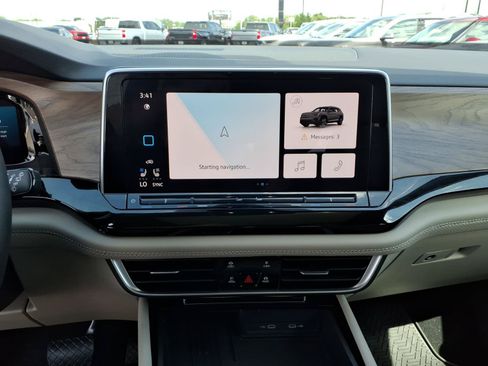 Used 2025 Volkswagen Atlas SE FWD image 10