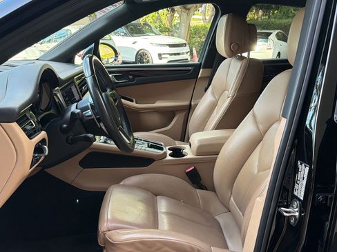 Used 2020 Porsche Macan AWD/4WD image 5