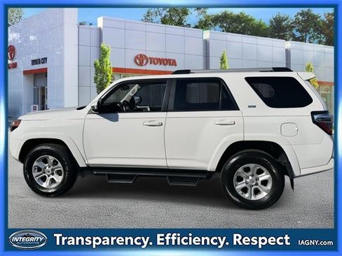 Used 2023 Toyota 4Runner SR5 Premium image 8