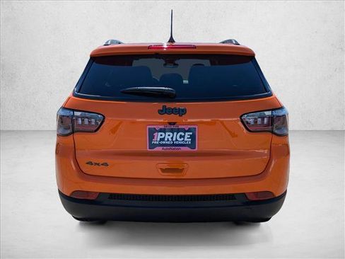 Used 2026 Jeep Compass Latitude AWD/4WD image 7