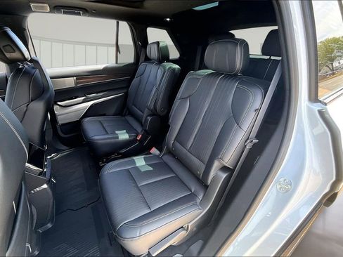 New 2026 Cadillac Vistiq Sport image 10