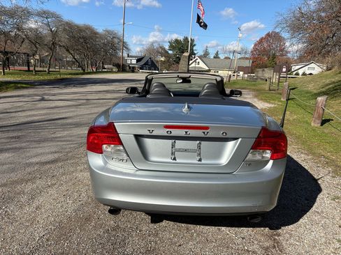 Used 2011 Volvo C70 T5 image 12