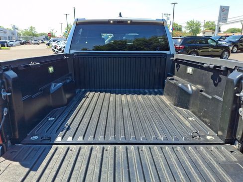 Used 2024 Toyota Tacoma TRD Off-Road AWD/4WD image 18