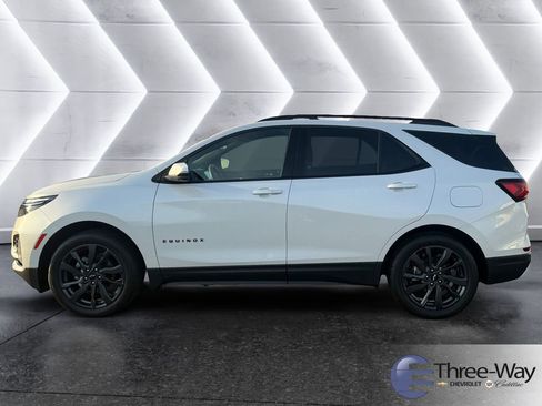 Certified 2023 Chevrolet Equinox RS image 2