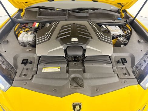 Used 2020 Lamborghini Urus AWD/4WD image 32
