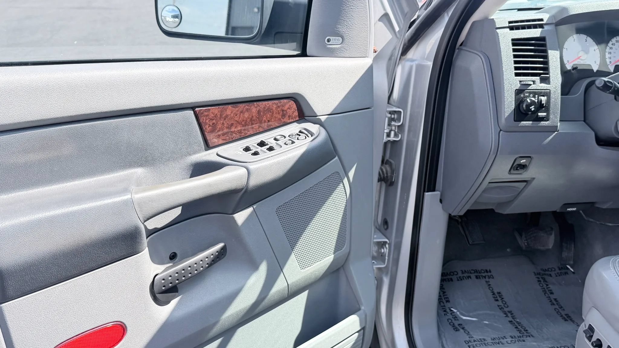Used 2008 Dodge Ram 2500 Truck Laramie w/ Protection Group AWD/4WD image 17