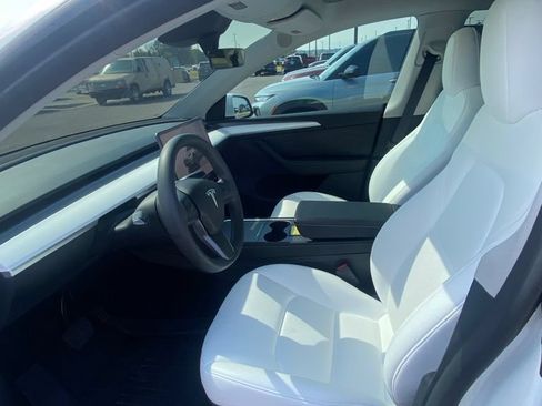Used 2023 Tesla Model Y Long Range AWD/4WD image 9