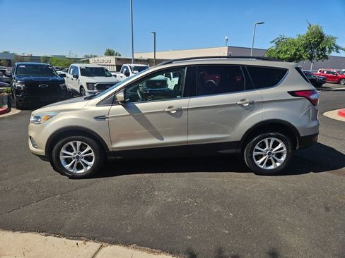 Used 2018 Ford Escape SE w/ SE Sync 3 Package FWD image 9