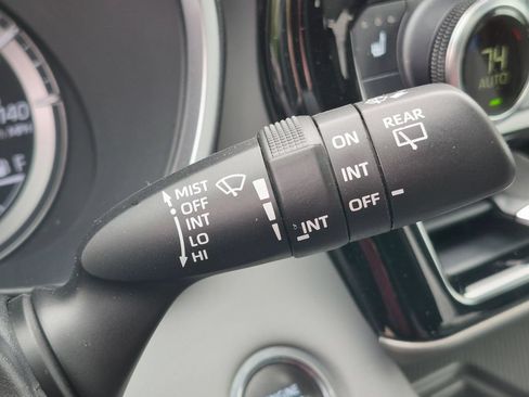 Used 2020 Toyota Highlander XLE AWD/4WD image 20