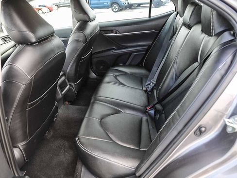 Used 2020 Toyota Camry SE image 18