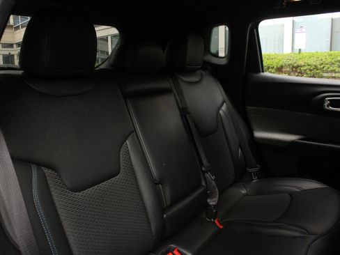 Used 2024 Jeep Compass Latitude AWD/4WD image 22